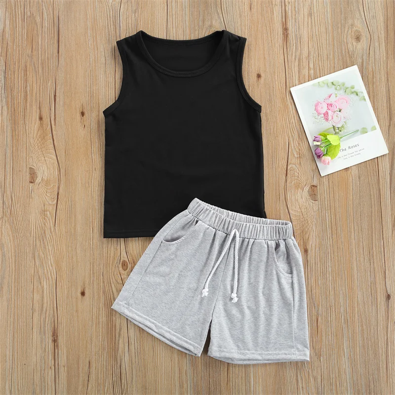 

Однотонная одежда для малышей, комплект из 2 предметов, жилет без рукавов с круглым вырезом и короткие брюки на шнуровке для мальчиков, летни...