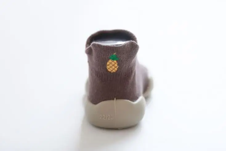 pineapple Новинка; распродажа; обувь для малышей; fuitl; носки-тапочки; носки для детей 0-4 лет; 5 размеров; tz04 - Цвет: pineapple