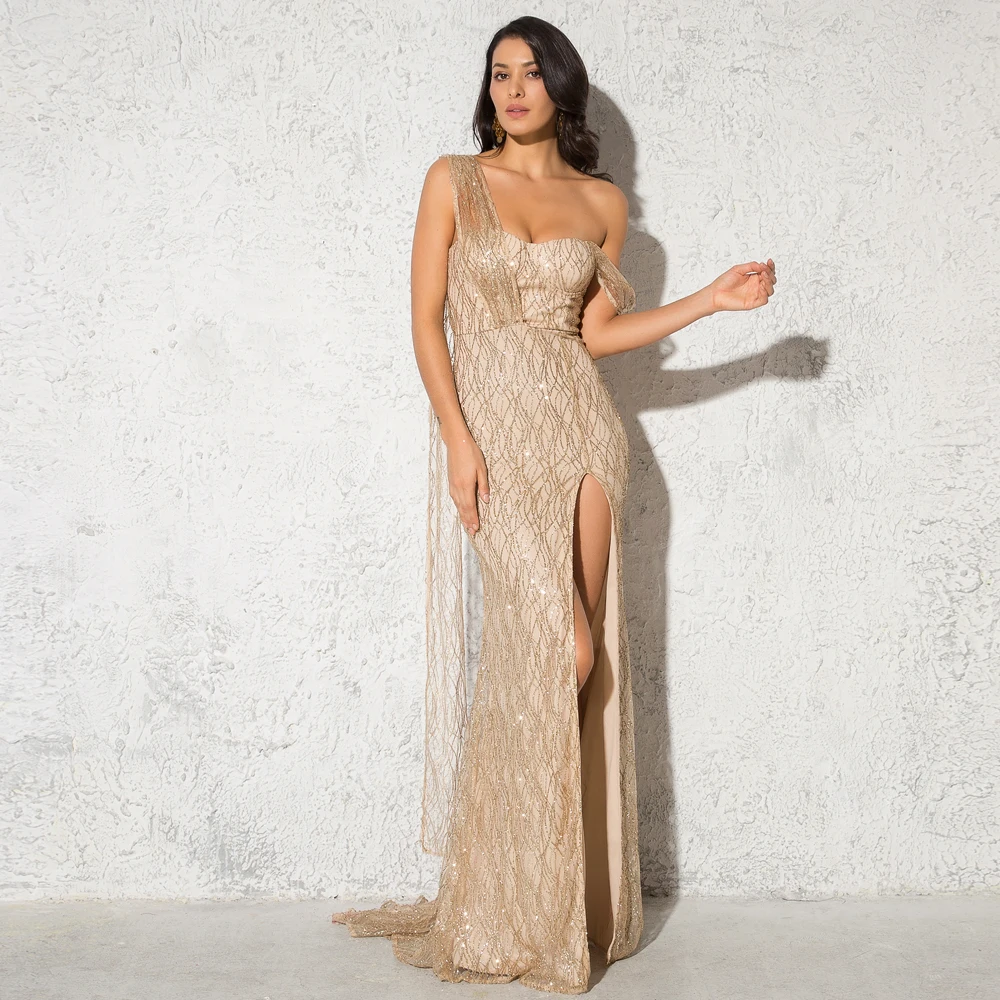 

Блестящее вечернее платье-макси на одно плечо, без бретелек