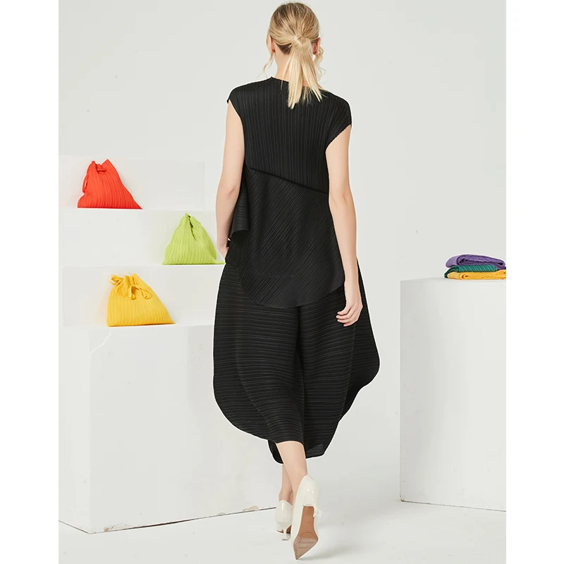 2020 summer women's sleeveless T-shirt set Miyak fold Large size slim temperament vest casual wide-leg pants two-piece suit Tied