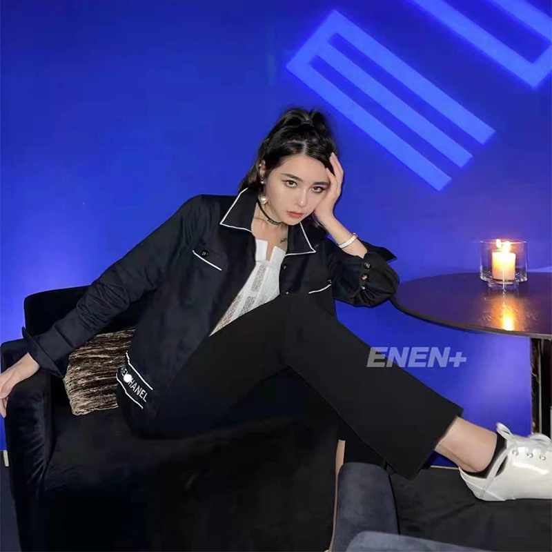 

2021 Early Autumn Vacation Jacket Classic Black And White Series Short Coat Version Letter Hardware Buckle Women Coat Jackets