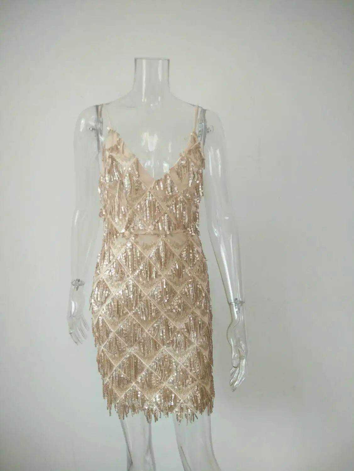 Женское платье с V образным вырезом Vadim украинское на бретелях блестками и сзади