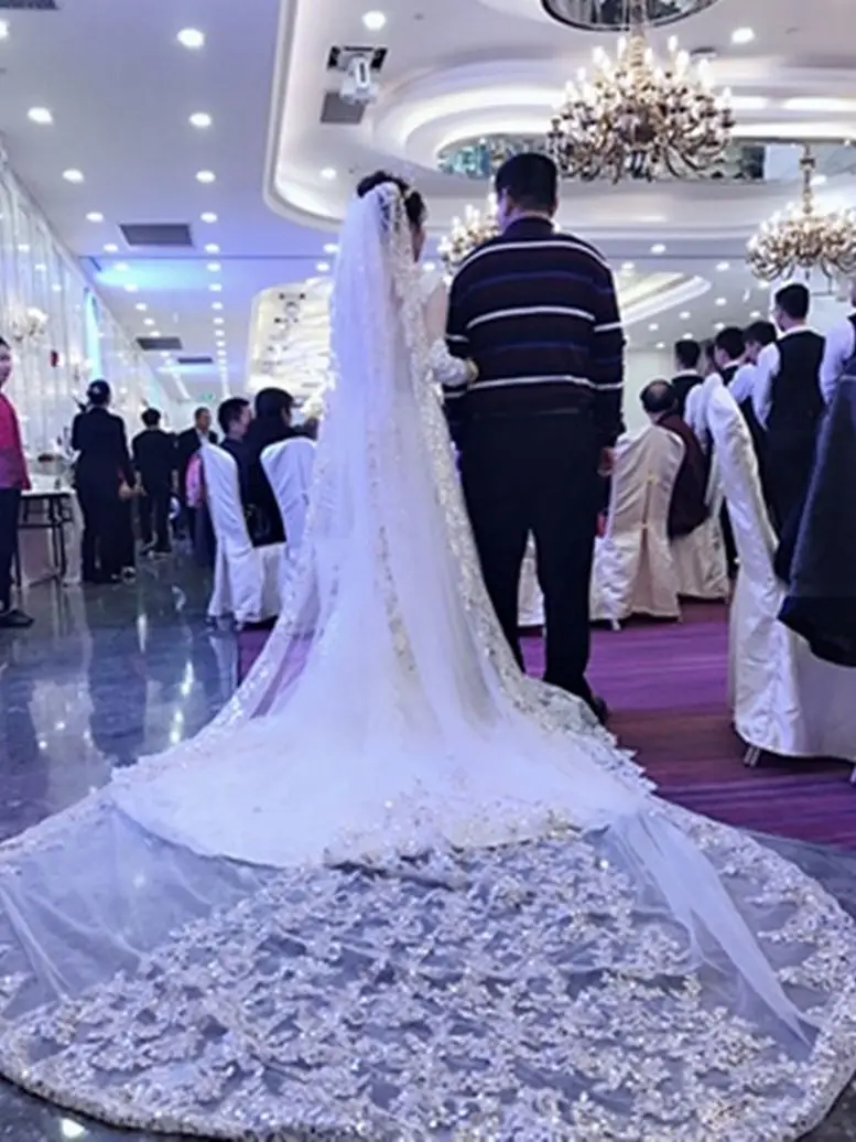 Фата свадебная Длинная с блестками роскошная кружевной отделкой аппликацией по