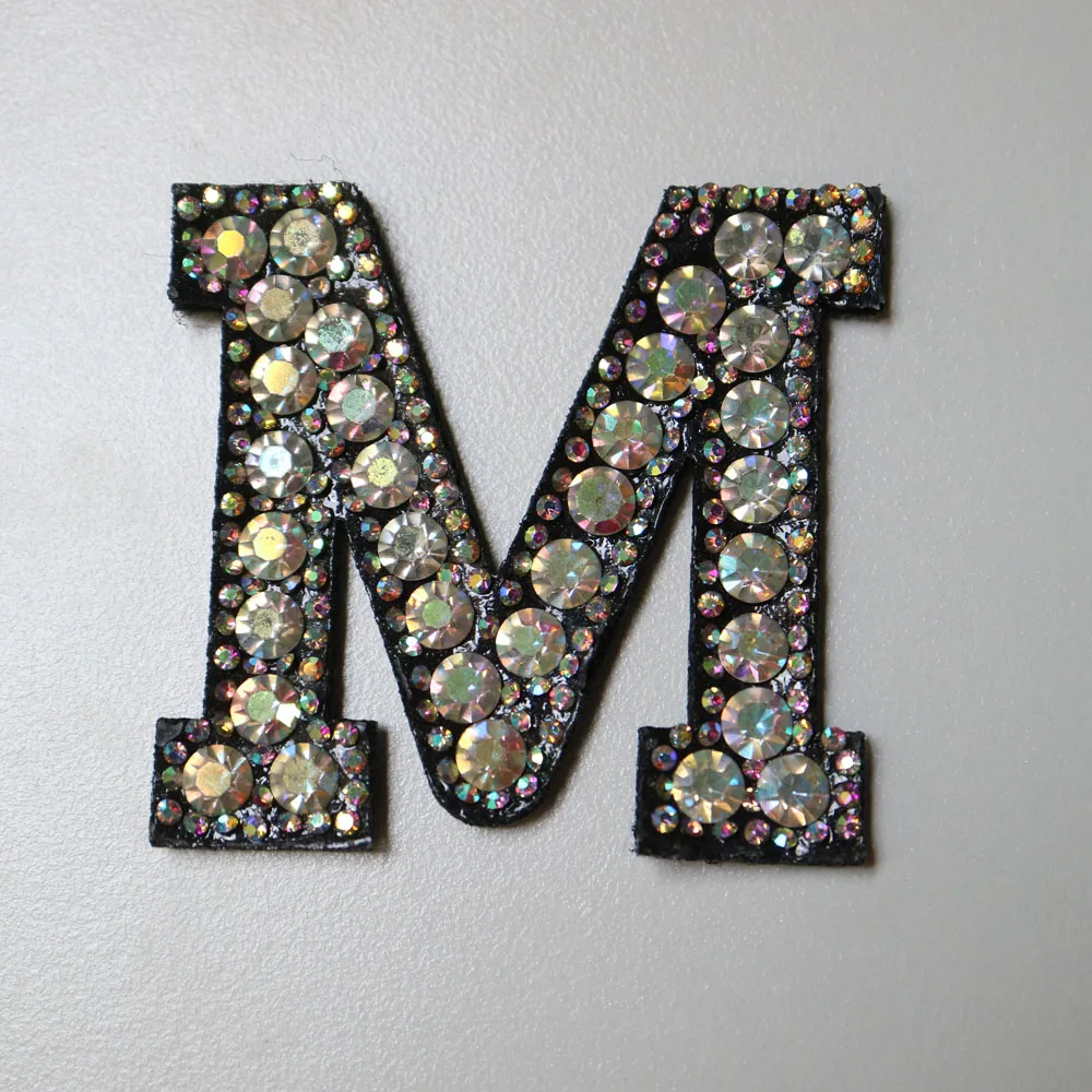 Модные 26 Английских Букв вышитые бисером патчи для одежды пришитые Стразы