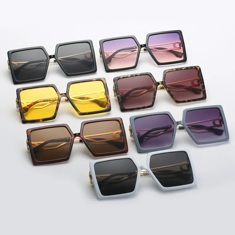 

2021 Fashion Square Frame Bee Sunglasses Men Women Luxury Brand Designer Vintage Sun Glasses Vintage Shades Oculos