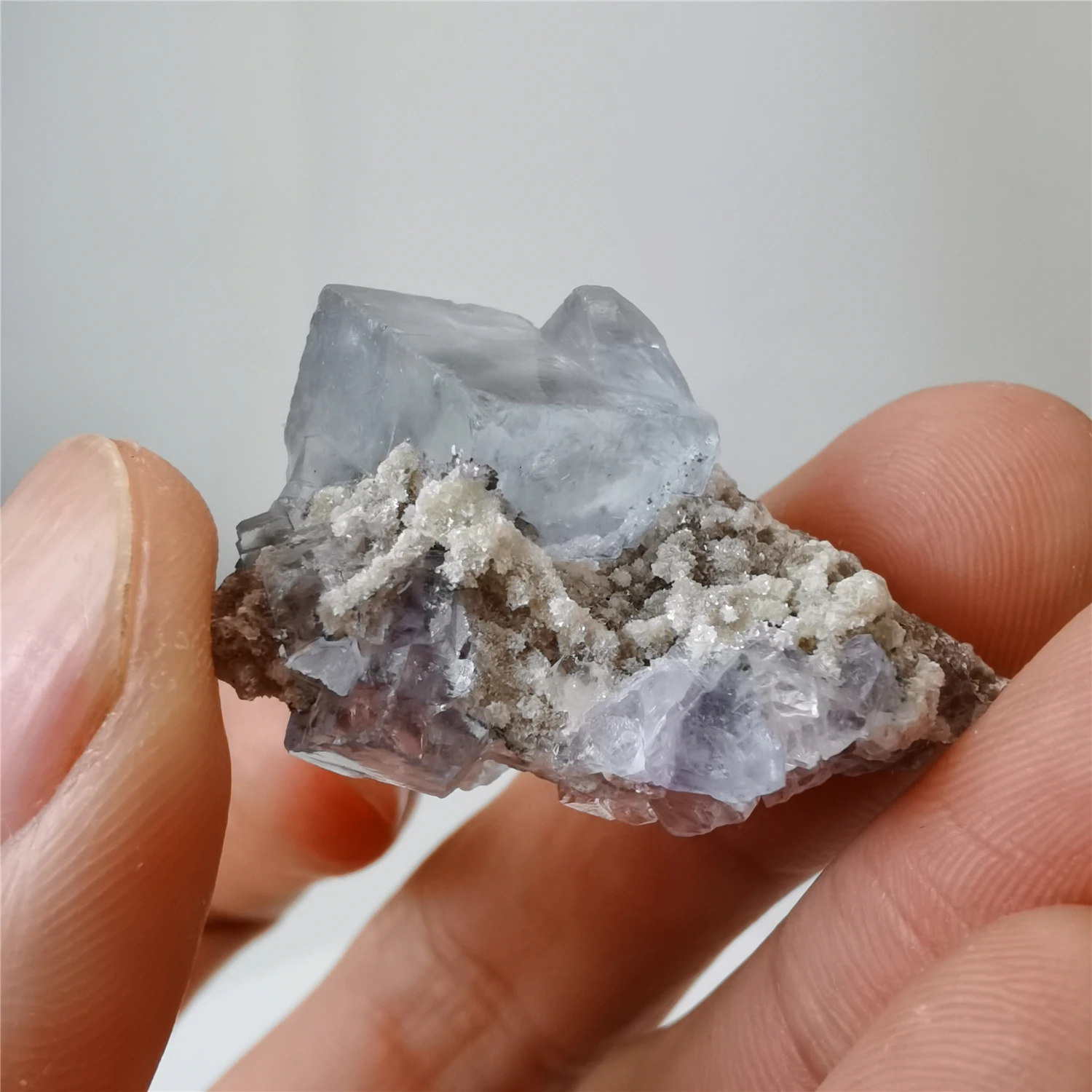 

15.2g Natural Blue Transparent Fluorite Calcite Mineral Specimen Aquarium Interior Decoration Crystal and Stone Healing