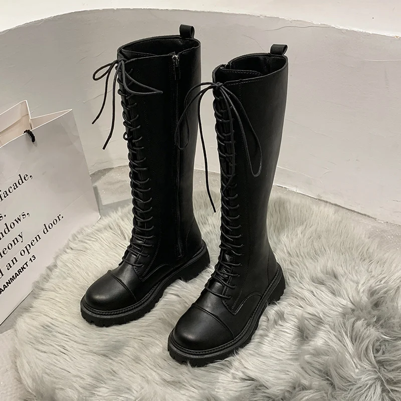 

Кожаные ботинки с круглым носком