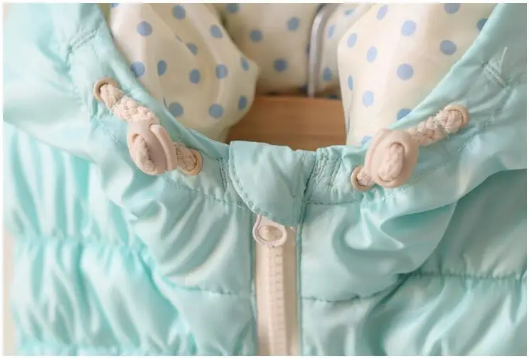 Детский жилет с капюшоном на осень/весну|Жилеты| |