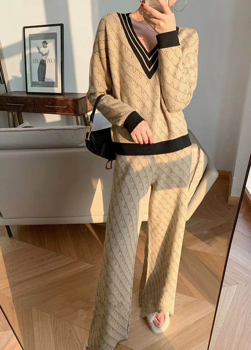 

Women Rushed V-neck Full Pattern 's Knitted Suit Double - Sided Jacquard Sweater and Wide Legs Pants 2 Piece Set 2021 New Wool