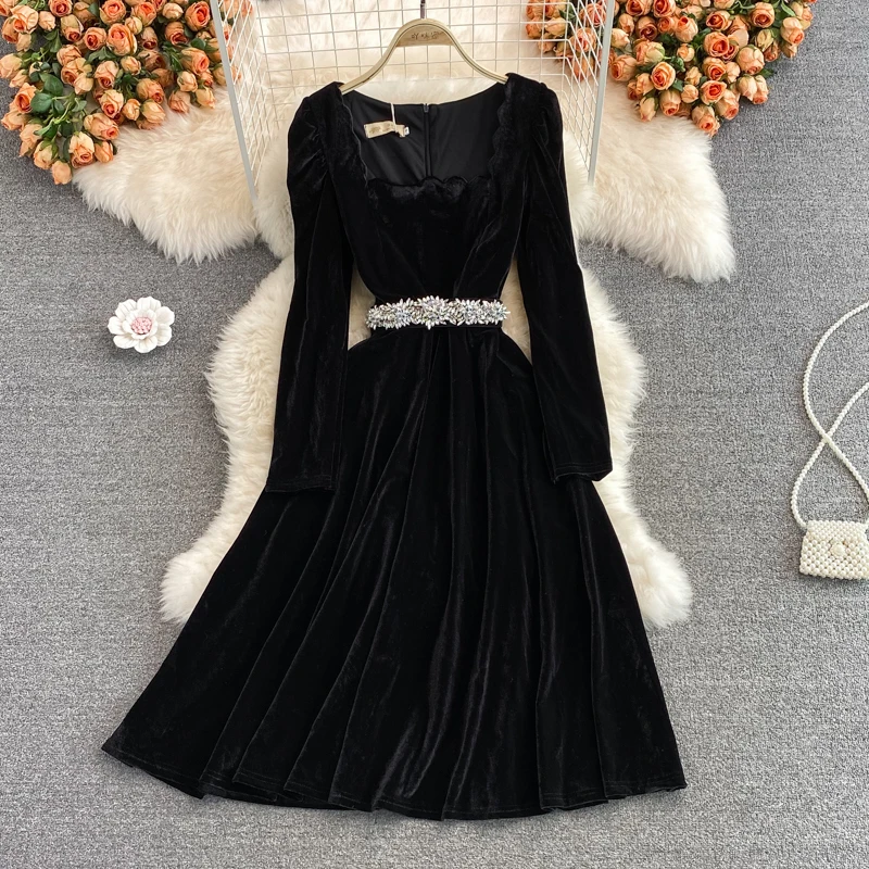 

Новинка, весенне-осеннее женское однотонное элегантное модное приталенное бархатное платье с длинным рукавом и квадратным вырезом