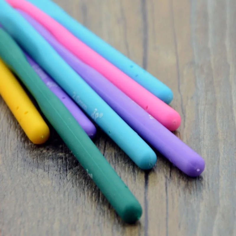 

0.5mm-2.8mm Crochet Hooks Looen Small Soft Rubber Handle Knitting Needles Handle Weave Yarn Sewing Tools