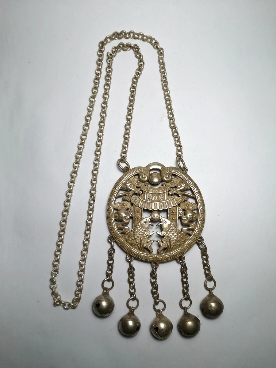 

YIZHU CULTUER ART Old Collection Chinese Tibet Silver Carving carp Fish Pendant Amulet Ornament Gift