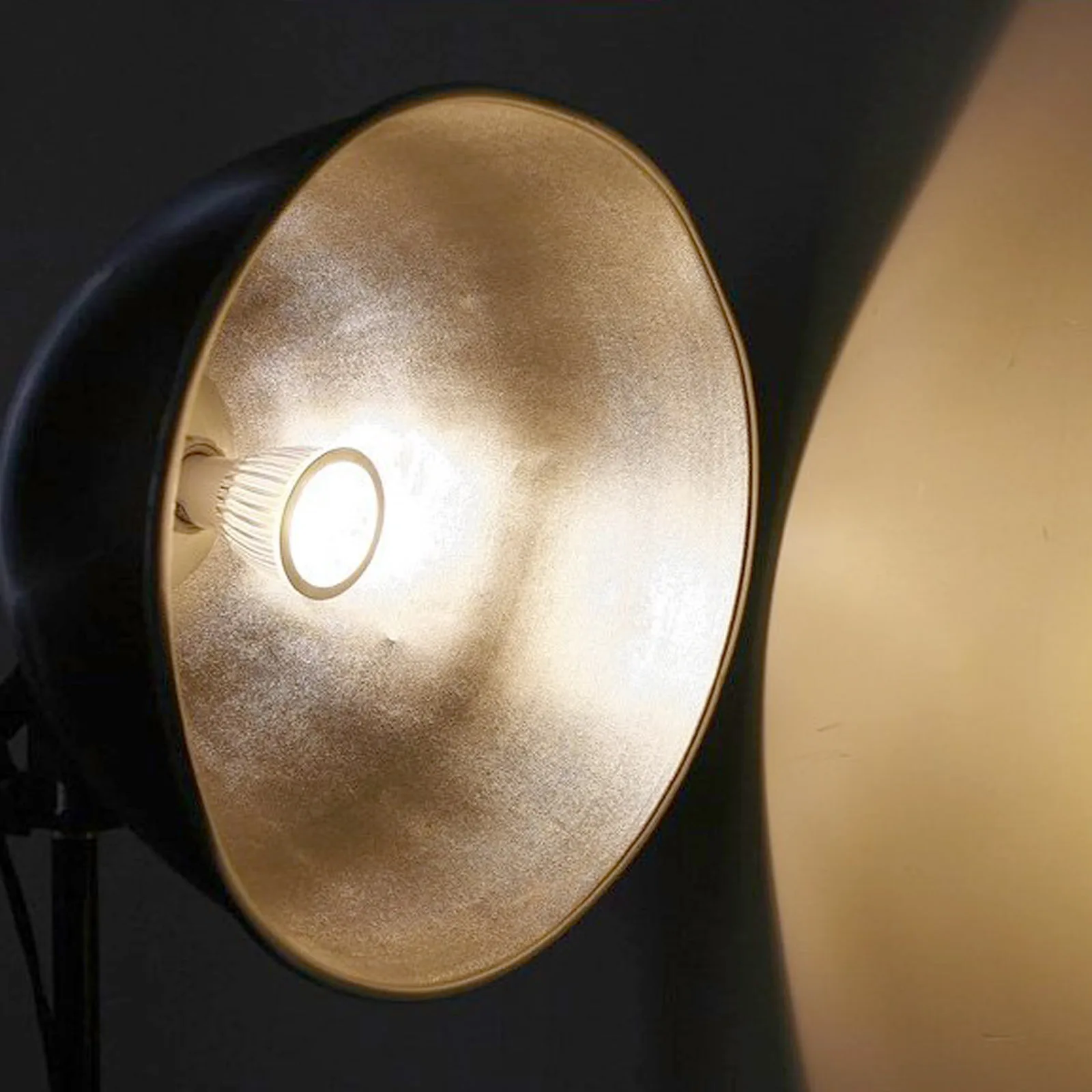 Лидер продаж Светодиодный точечный светильник с регулируемой яркостью ультра