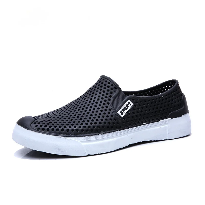 

NEW Designer Summer Men Sandals Garden Breathable Men Hole Shoes Male Beach Sandals Super Light Men Slippers Lovers Water Shoes
