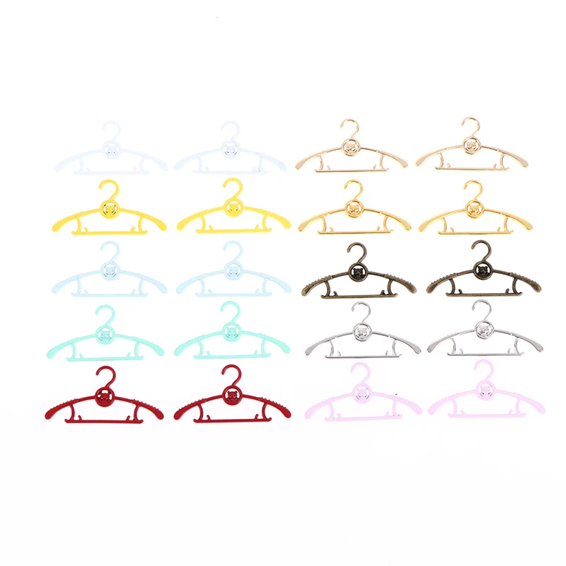 

2Pcs Cute Cartoon Bear Miniature Hangers Dolls Accessories for Doll Wardrobe Dress Doll Accessories Traditional design