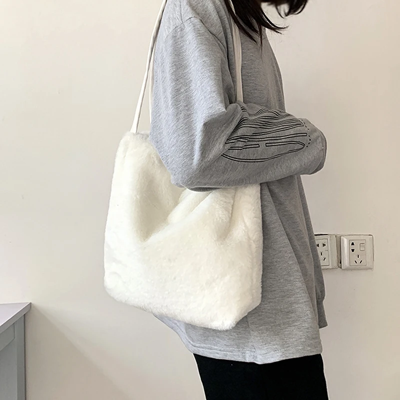 

New Plush Shoulder Bags Winter Solid Hasp Women Fluffy Shopping Tote Luxury Fashion Female Plush Handbags