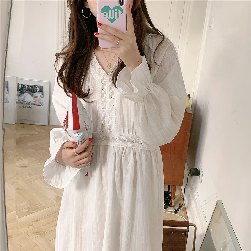 Летняя женская ночная рубашка с V-образным вырезом Корейская белая длинная