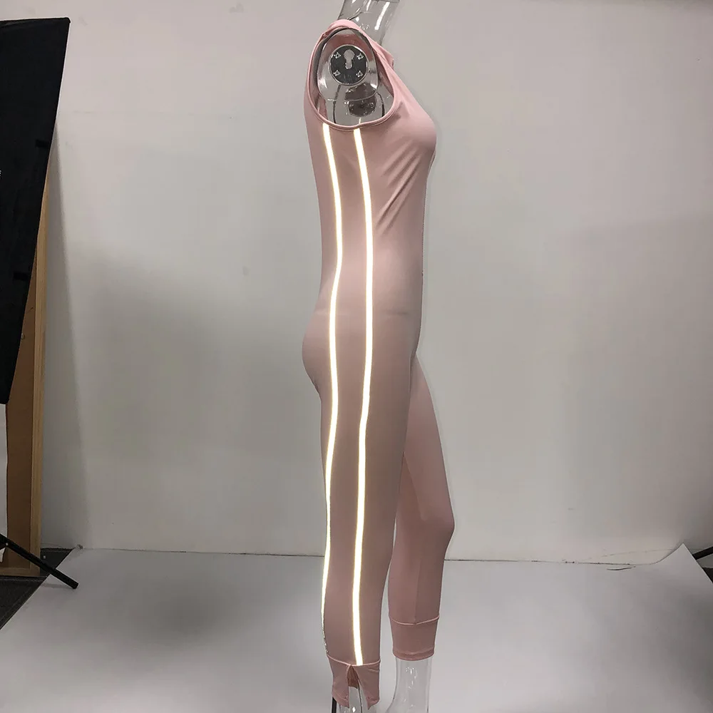 Комбинезон без рукавов со светоотражающими вставками на молнии спереди |