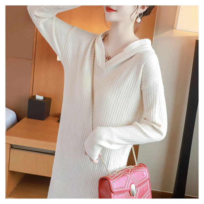 Женское трикотажное платье с капюшоном яркого цвета зимние базовые очень