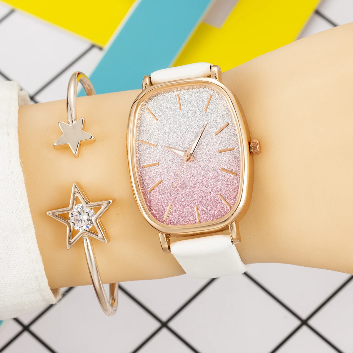 

Relogio Rainbow Series Color Matching Frosted Dial Leather Strap Wine Barrel Type Women's Quartz Watch Clothing And Accessories