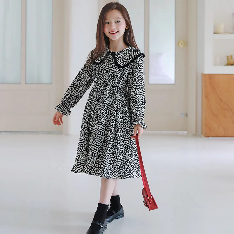 Повседневное платье с длинными рукавами и леопардовым принтом для