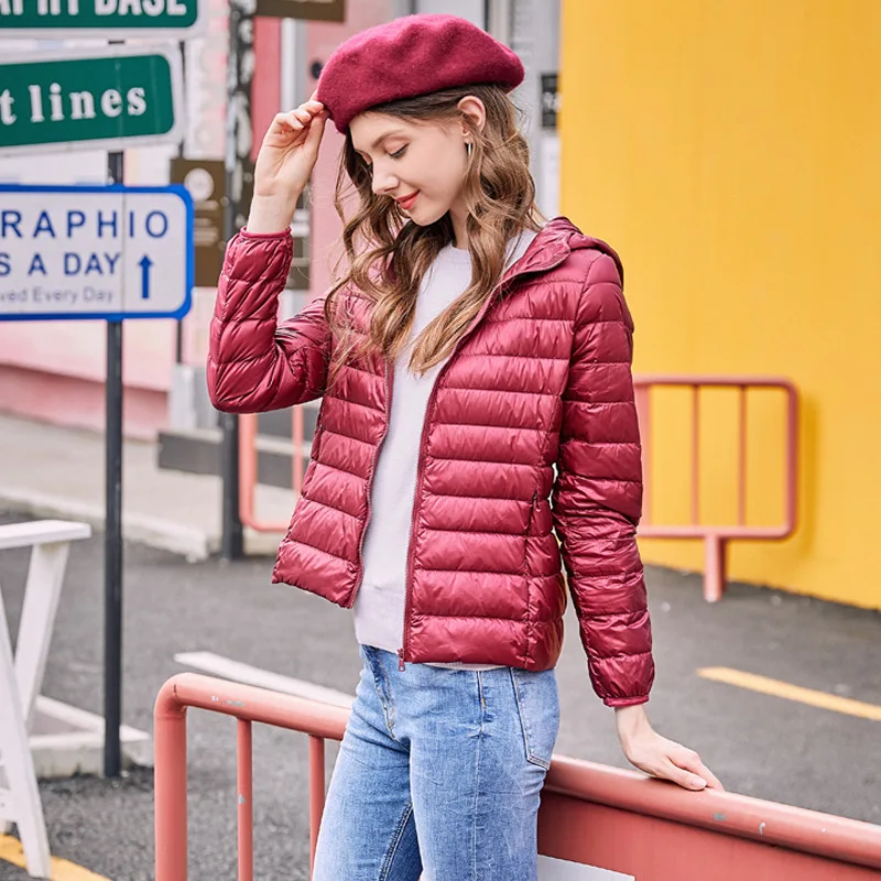 Ультра осенне-зимняя легкая женская куртка 20% на белом утином пуху короткая