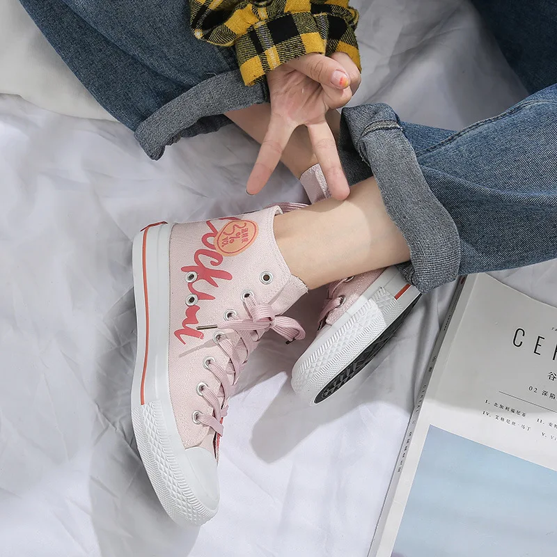 

New 2021 Spring And Autumn Women's Flat-bottom Shoes Cute Peach Classic High-top Lacing Fashion Comfortable Casual Shoes G1-03