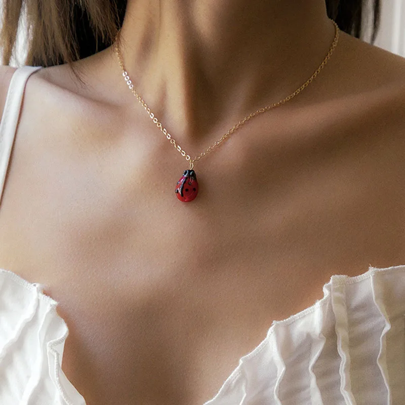 Винтажное креативное ожерелье с подвеской божьей коровки в стиле женское