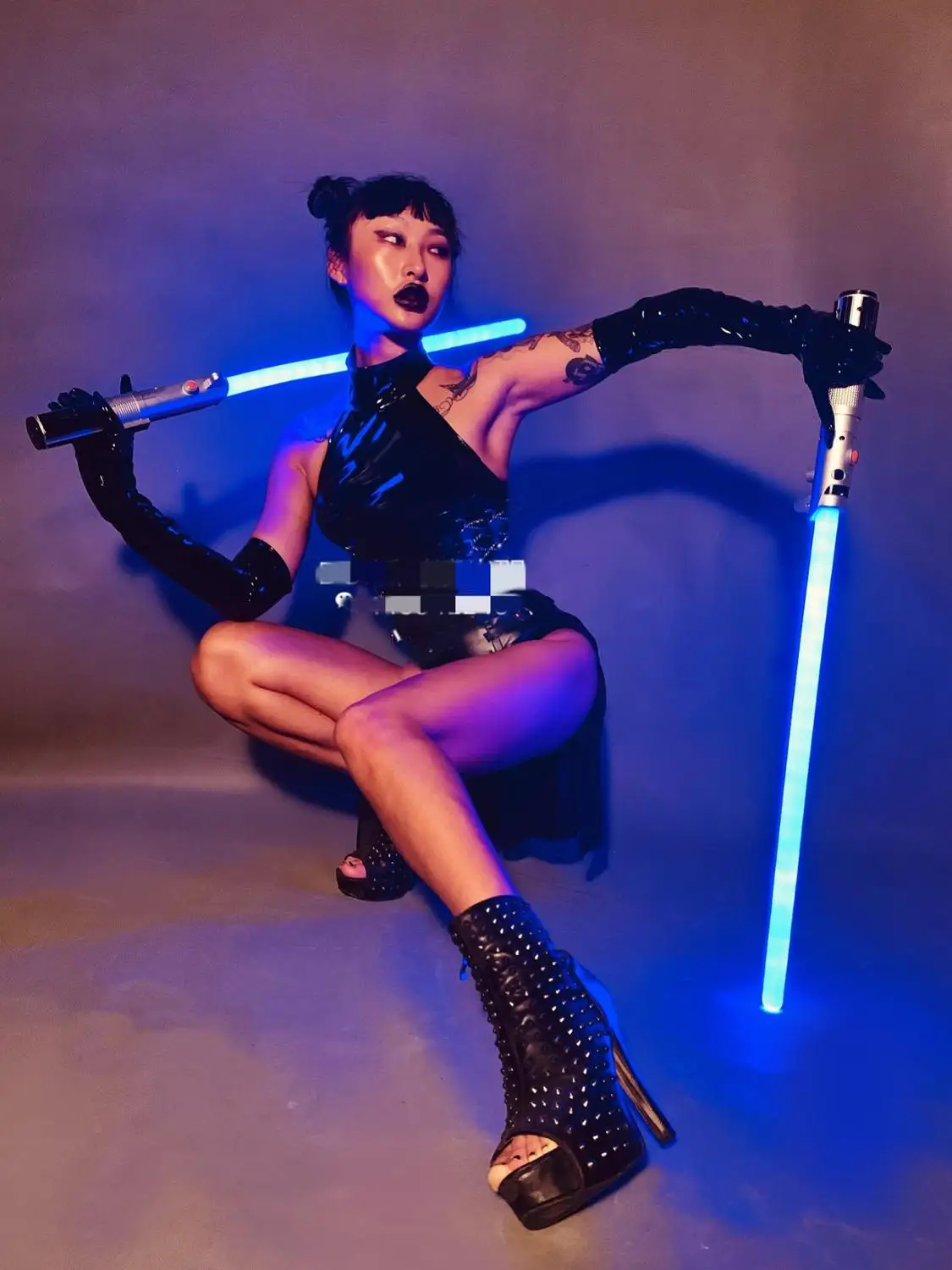 Боди женское черное из искусственной кожи соблазнительный купальник с солдатами