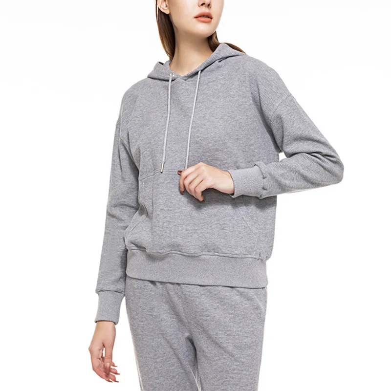 

Спортивный костюм женский зимний из двух предметов, пуловер с капюшоном и штаны