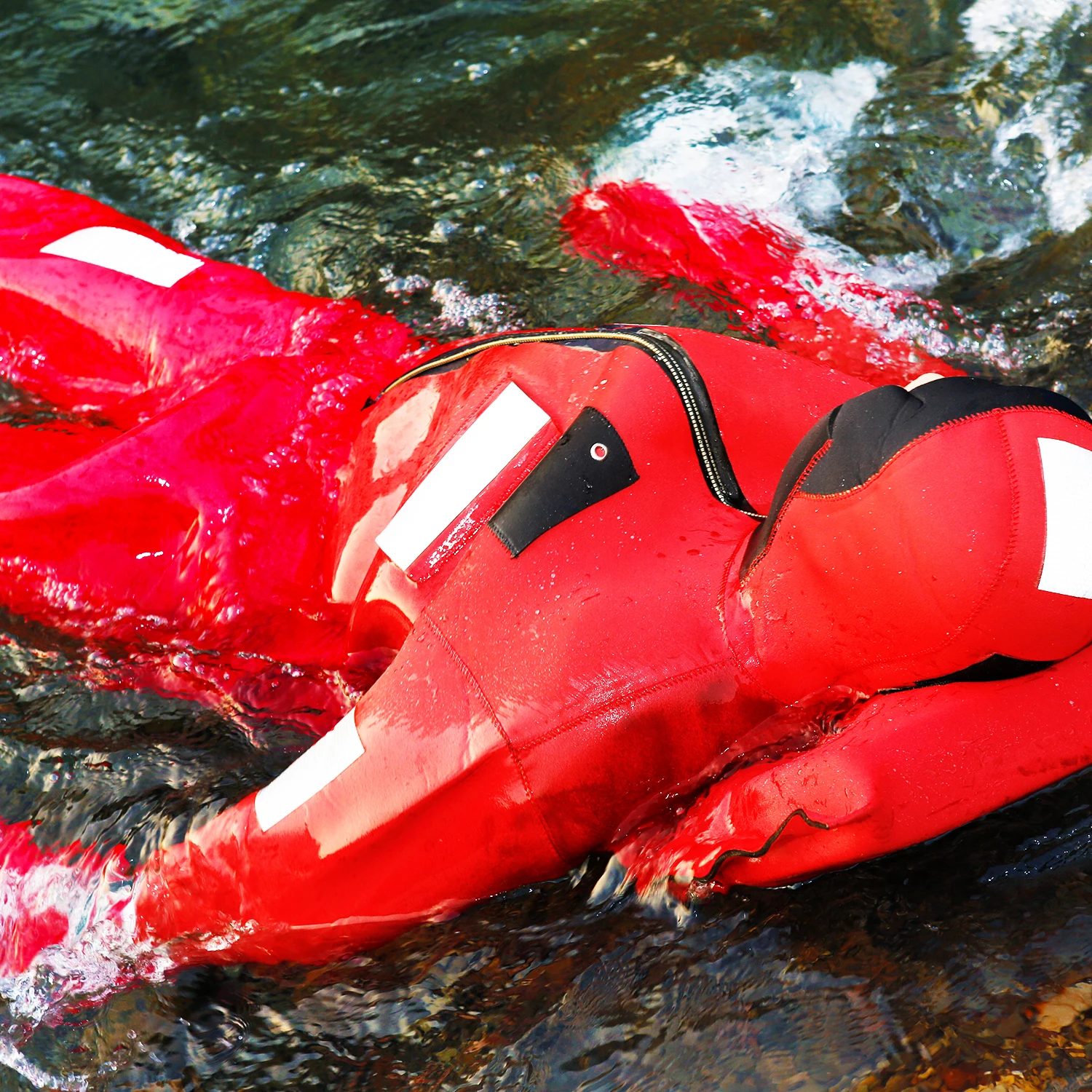 Рисунок 6 - Костюм для выживания из неопрена