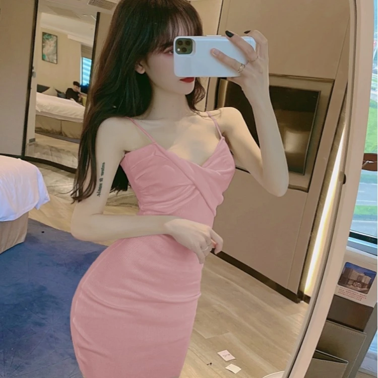Пикантное платье в гонконгском стиле для горячей девушки облегающее