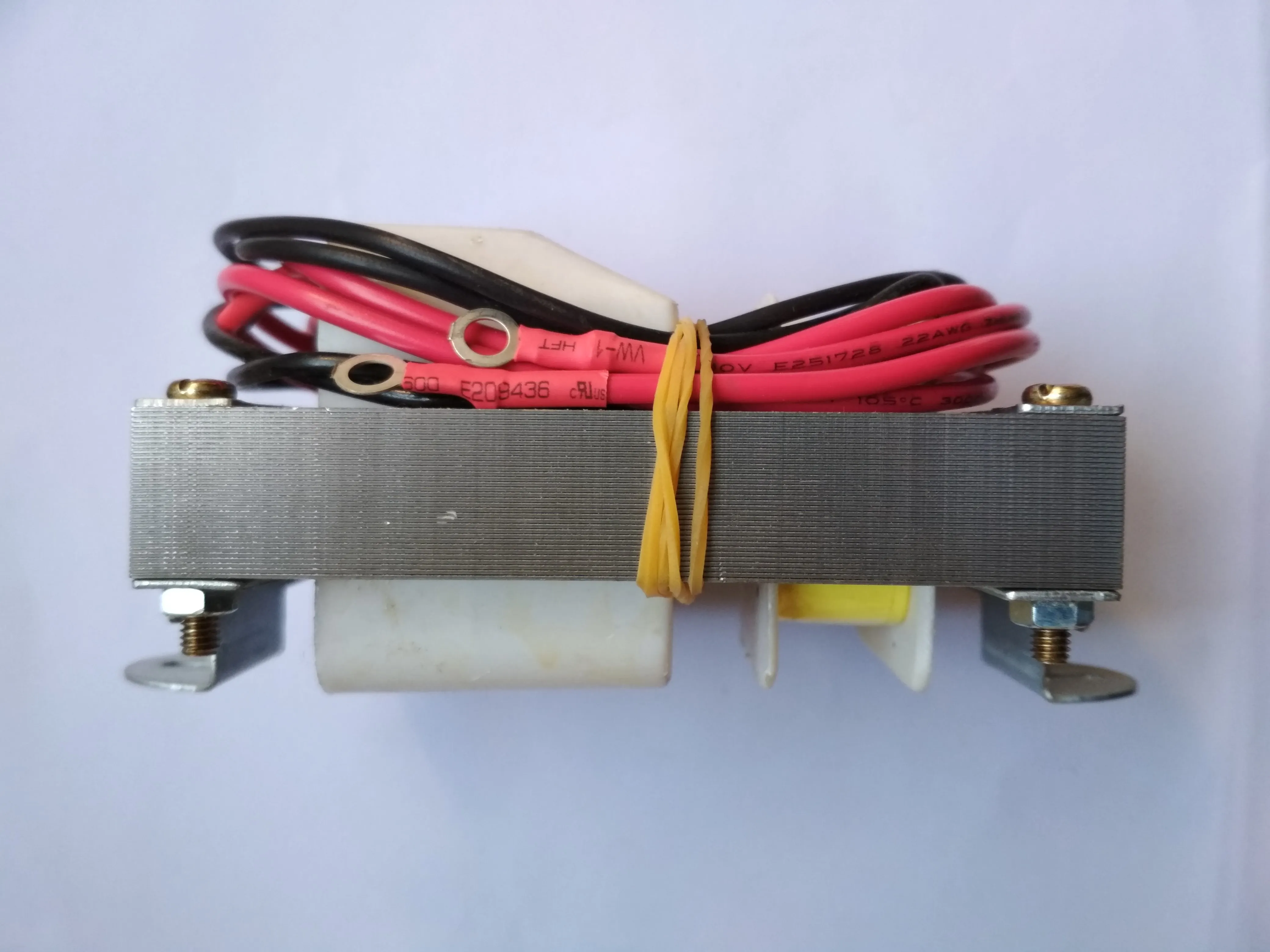 

Customized 70 * 16 mosquito killer transformer, 220V / 50Hz-3000V horizontal single foot