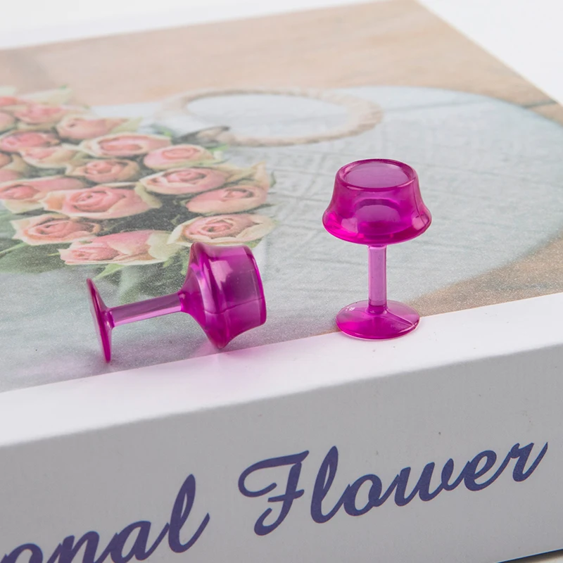 

2Pcs Mini Red Wine Cup Simulation Furniture Wine Glass Goblet for Doll House Decoration 1/12 Dollhouse Miniature Accessories