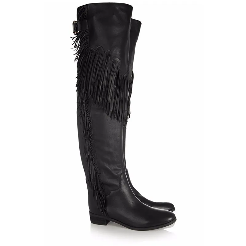 Женские сапоги выше колена с бахромой однотонные на плоской подошве острым