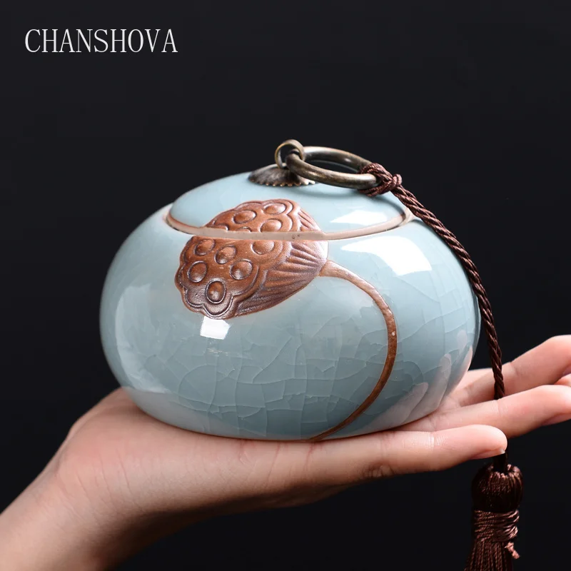 

CHANSHOVA Traditional Chinese Style Relief Lotus Crackle Ceramic Tea Box Sealed Moisture-proof China Tea Storage Container H028