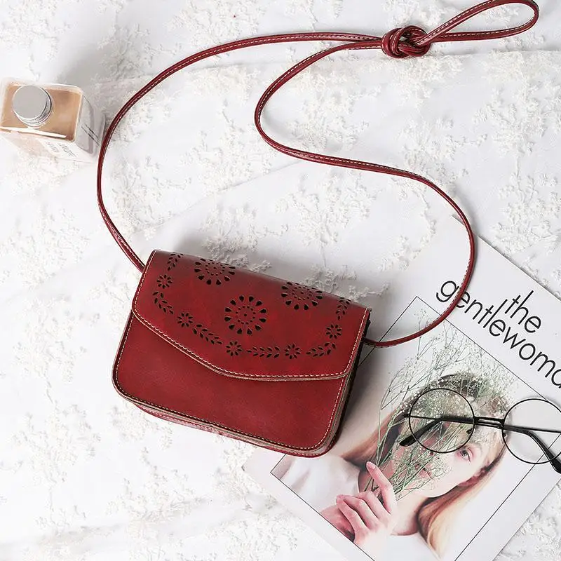 Women's Mini Shoulder Bag Hollowed Out Flower Pattern Small, Exquisite And Light Retro Literary Leisure Versatile Messenger Bag