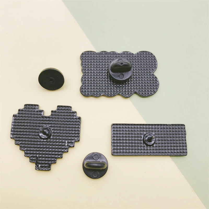 Мультяшная милая розовая эмалированная брошь в форме сердца с надписью Love Game Over