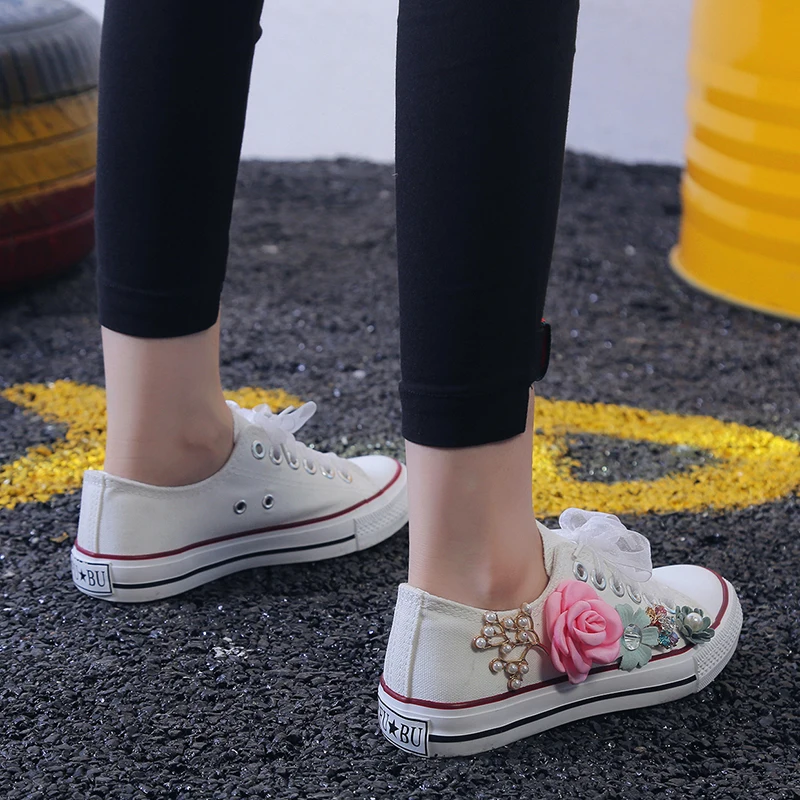 Женские кроссовки летняя парусиновая обувь белые цветные тканевые с ремешком