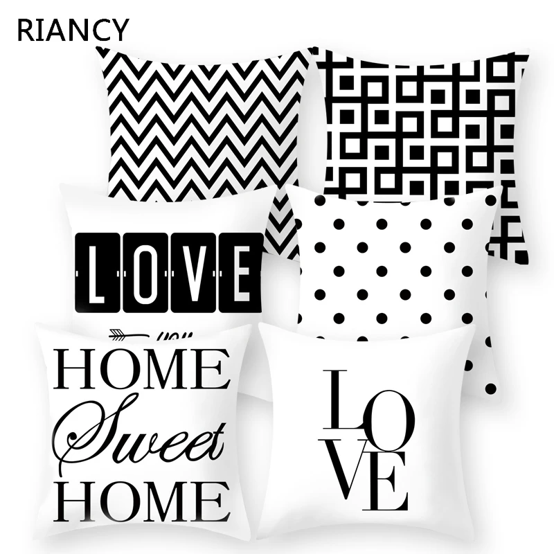 С изображением букв алфавита геометрические декоративная подушка для дивана