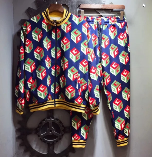

+ 2020 Новое поступление брендовая куртка с буквенным принтом брюки известная одежда спортивный костюм комплект для мужчин роскошный хип-хоп