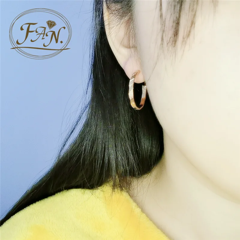 

2020-2021 Trend Charming Lady Daily Golden Color Metal C Shape Lozenge Effect Stud Earrings on Sale Nice Gift for New Year