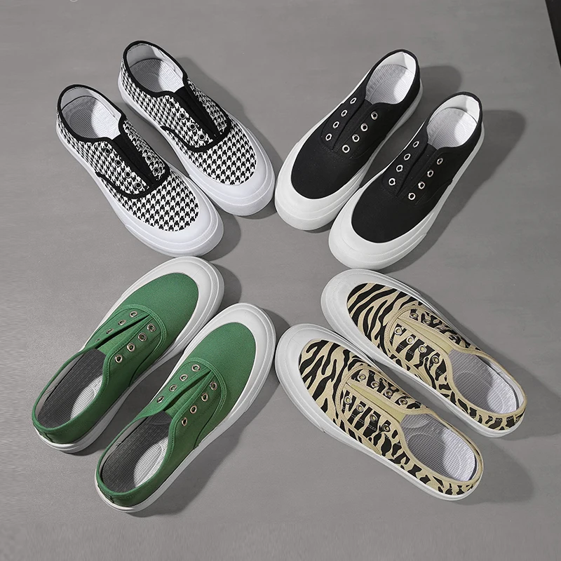 

CRLAYDK Leopard Design Men Slip On Casual Shoes Outdoor Walking Canvas Summer Sneakers Students Lazy Fashion Lightweight Tennis