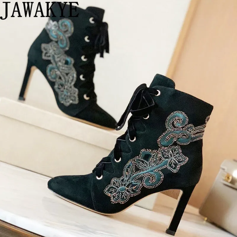 

Замшевые Брендовые ботильоны на шнуровке и высоком каблуке, женские дизайнерские ботинки челси с цветочной вышивкой, роскошные пикантные м...