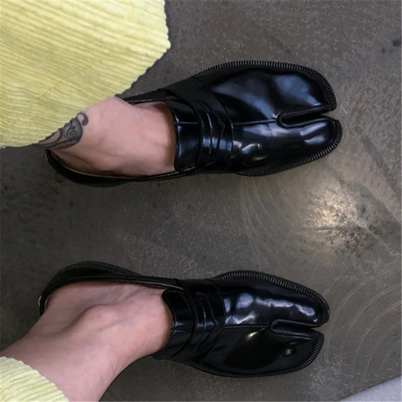 Туфли женские из лакированной кожи повседневная обувь с разрезом лоферы низкий