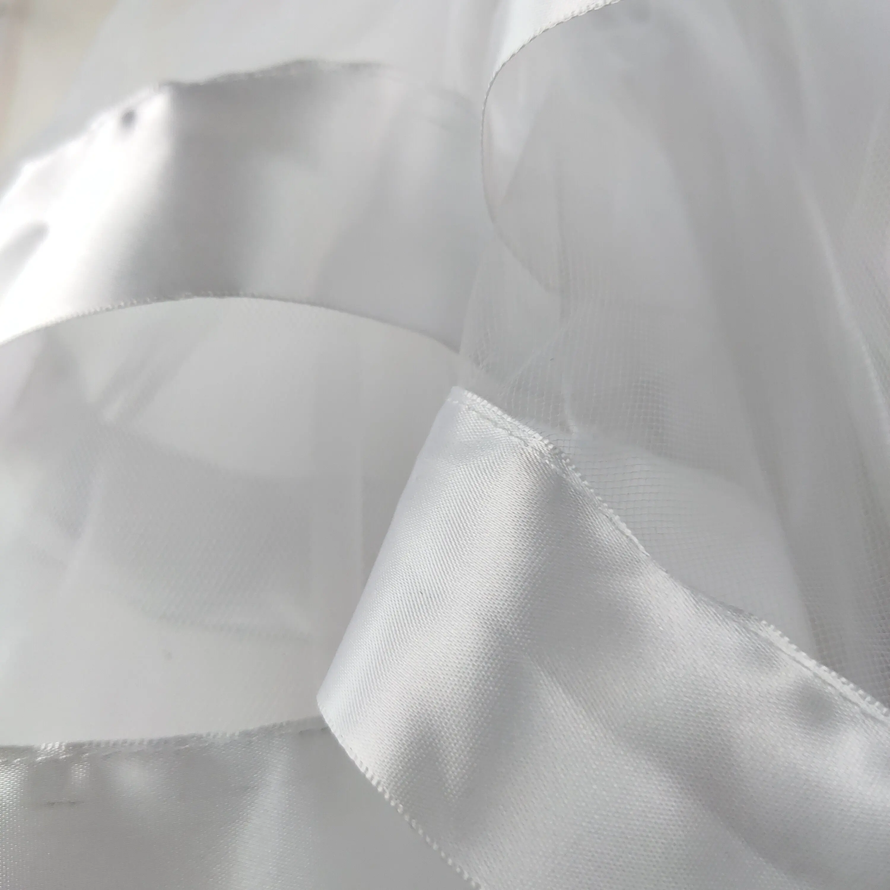 Женское платье пачка белое свадебное вечернее с открытыми плечами сексапильное