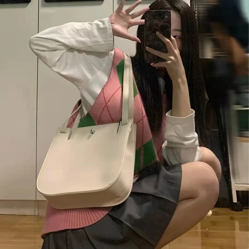 

OkoLive SB0079 Bag Female Star Same Niche Trendy One Shoulder Diagonal Saddle Bag Medium Solid Versatile Tote Bag For Women