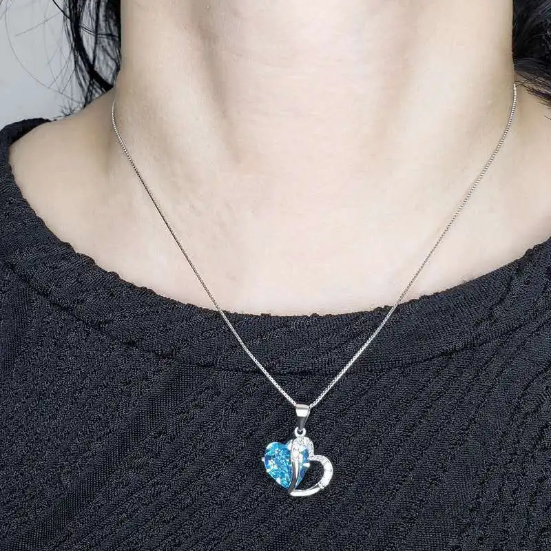

Fashion Blue Purple Crystal Heart-shaped Clavicle New Necklace 2020 for Women Girl Hollow Chain Pendant Jewelry Whole Sale