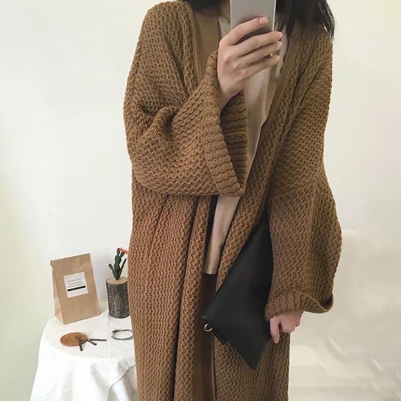 

Женский Длинный свитер с V-образным вырезом и расклешенными рукавами