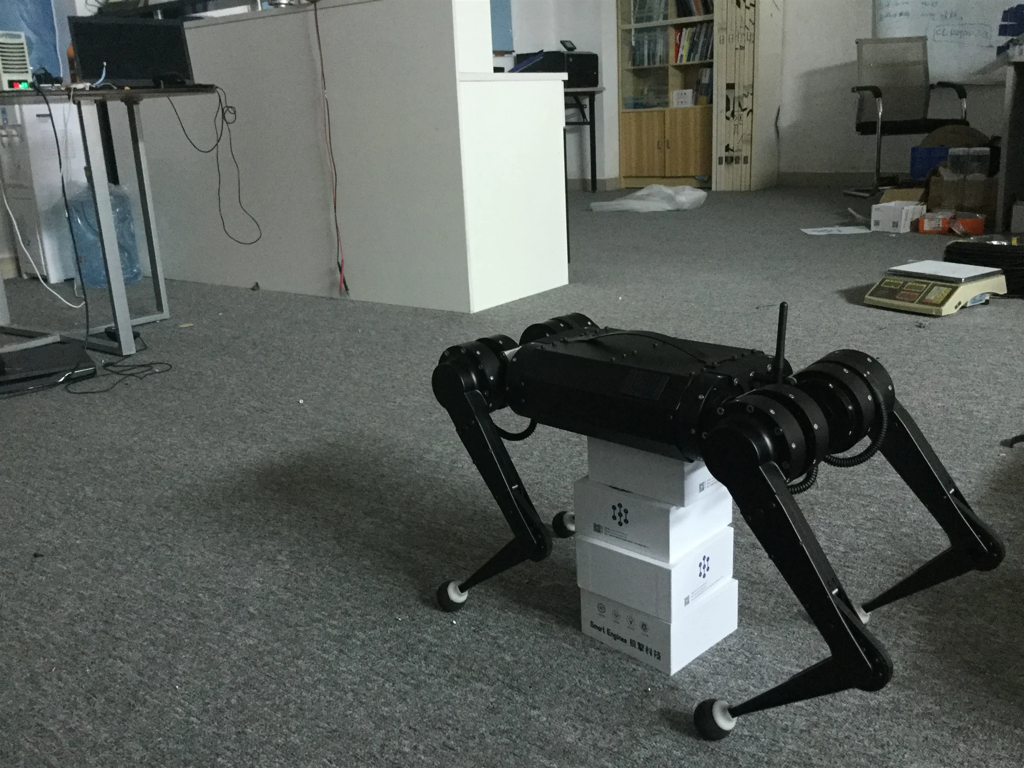 Разработанный на основе MIT cheetah четвероногое робот электрического привода робот MIC-01P Мини Cheetah Bionic робот MIC-P-V2 MIC-P-V3